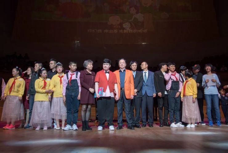 音乐双子星，点亮冬日激情！——狗万未来艺术家刘明康爱心公益音乐沙龙